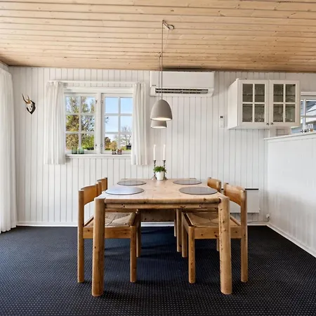 Ekatarina - 125m From The Sea By Interhome